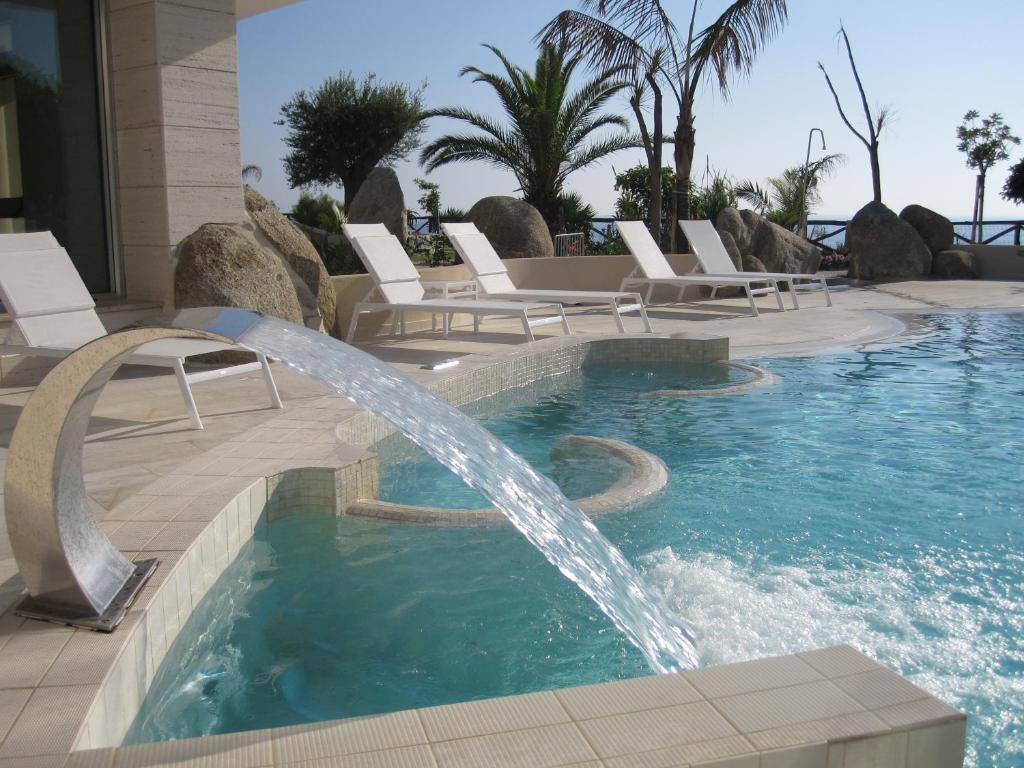 Hotel Villaggio Cala Di Volpe Capo Vaticano Zewnętrze zdjęcie
