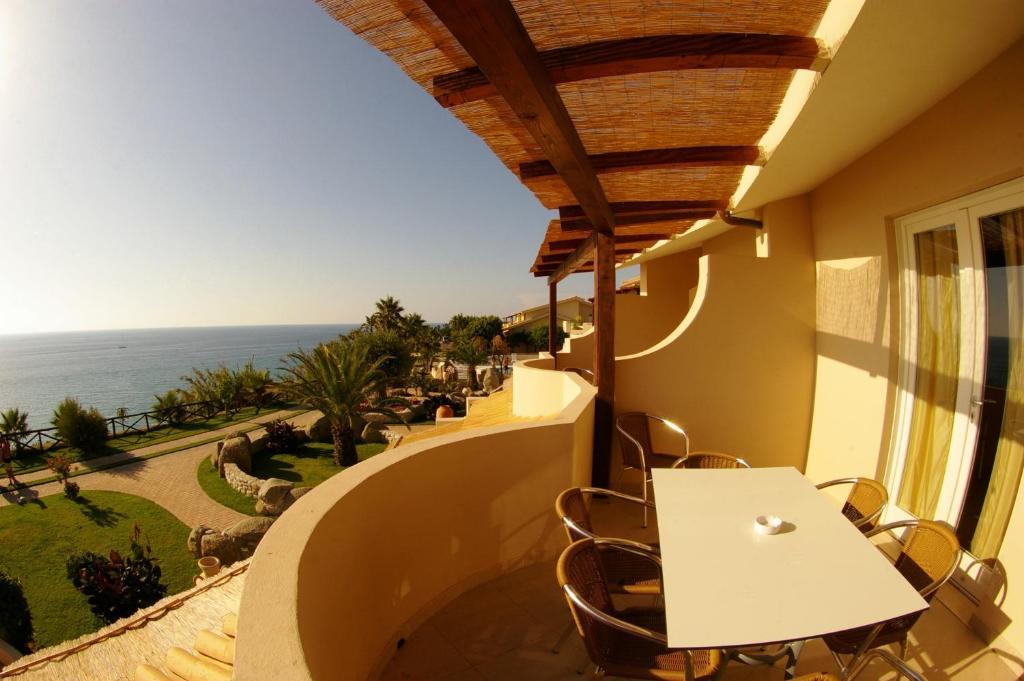 Hotel Villaggio Cala Di Volpe Capo Vaticano Zewnętrze zdjęcie