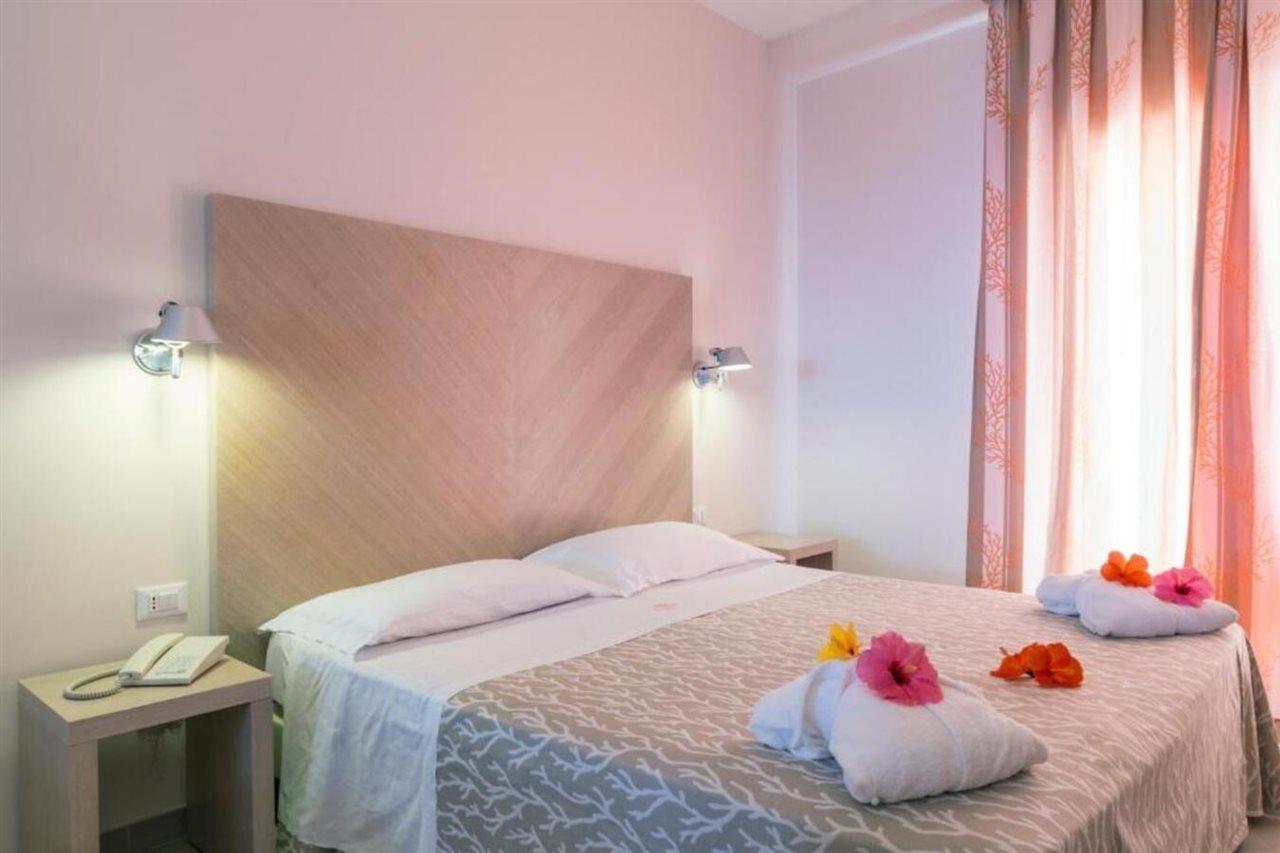 Hotel Villaggio Cala Di Volpe Capo Vaticano Zewnętrze zdjęcie