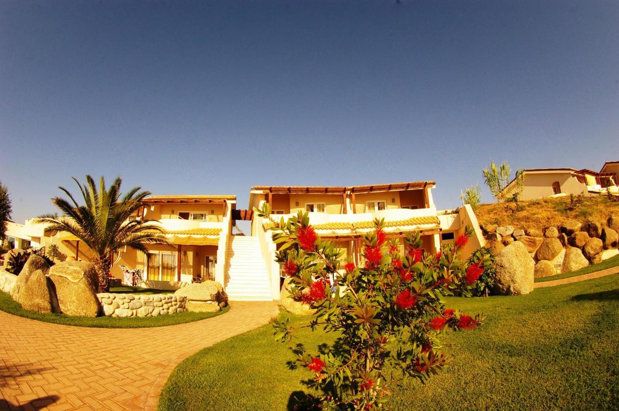 Hotel Villaggio Cala Di Volpe Capo Vaticano Zewnętrze zdjęcie