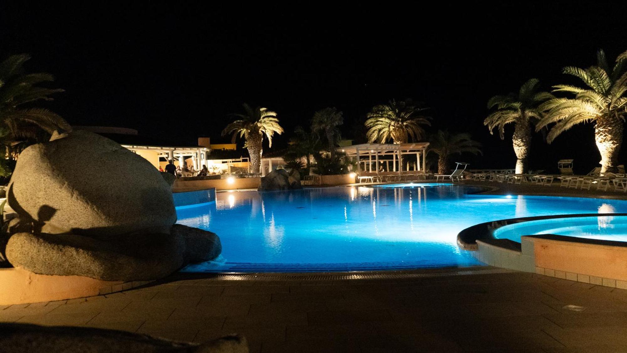 Hotel Villaggio Cala Di Volpe Capo Vaticano Zewnętrze zdjęcie