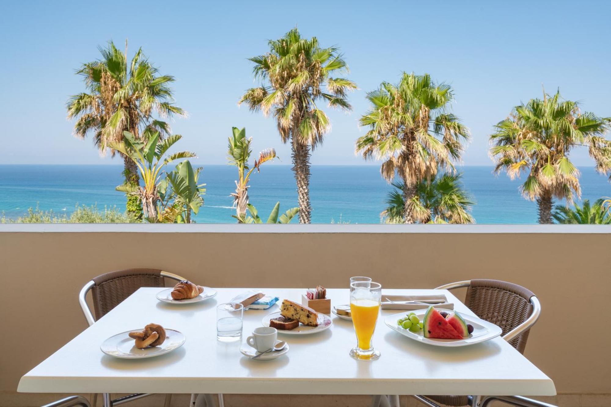 Hotel Villaggio Cala Di Volpe Capo Vaticano Zewnętrze zdjęcie