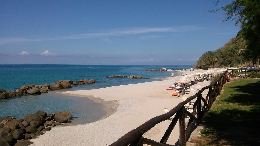 Hotel Villaggio Cala Di Volpe Capo Vaticano Zewnętrze zdjęcie