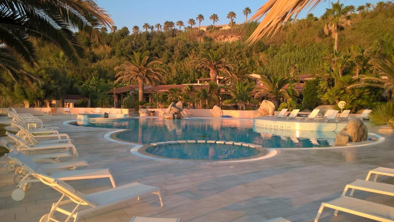 Hotel Villaggio Cala Di Volpe Capo Vaticano Zewnętrze zdjęcie